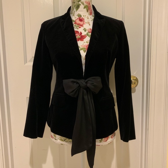 Ann Taylor Jackets & Blazers - Ann Taylor black velvet jacket with silky tie 4P